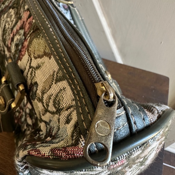 Vintage Tapestry Carpet Bag Purse | American Flyer Doctor Bag Style Handbag - Picture 10 of 14